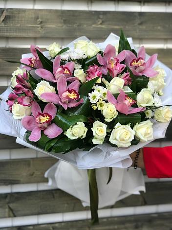 Букет цветов из: Розы и Хризантемы в Топчихе
