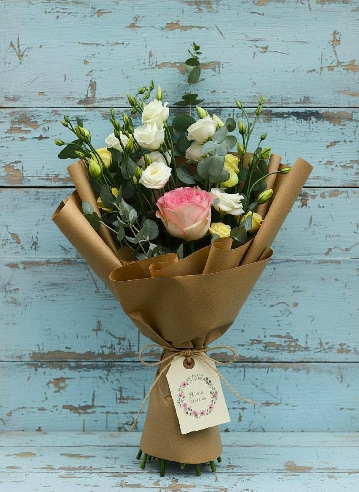 Букет цветов из: Розы и Лизиантусы в Топчихе