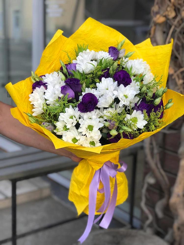 Букет цветов из: Ирисы, Хризантемы и Ромашки в Топчихе