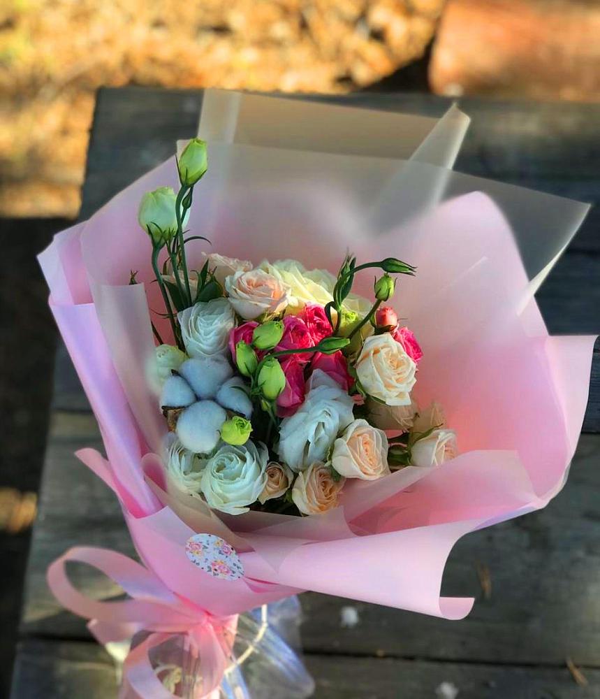 Букет цветов из: Розы и Лизиантусы в Топчихе