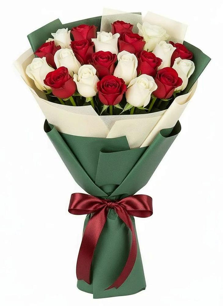 Букет Микс из красных и белых роз в Топчихе