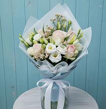 Букет цветов из:  Розы и Лизиантусы в Топчихе
