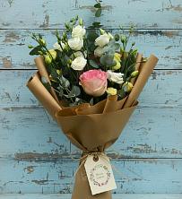 Букет цветов из:  Розы и Лизиантусы в Топчихе