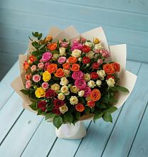 Букет Микс из разноцветных кустовых роз в Топчихе