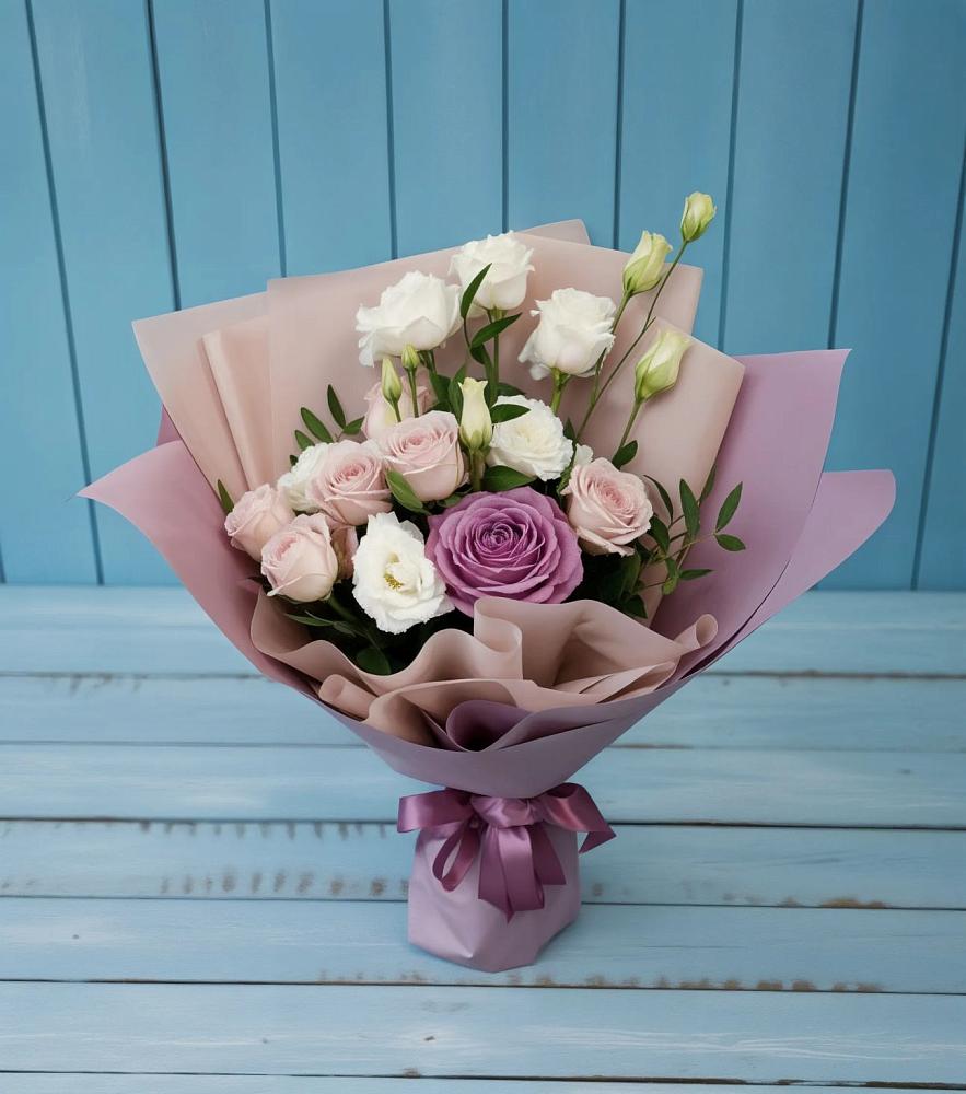 Букет цветов из: Розы и Лизиантусы в Топчихе