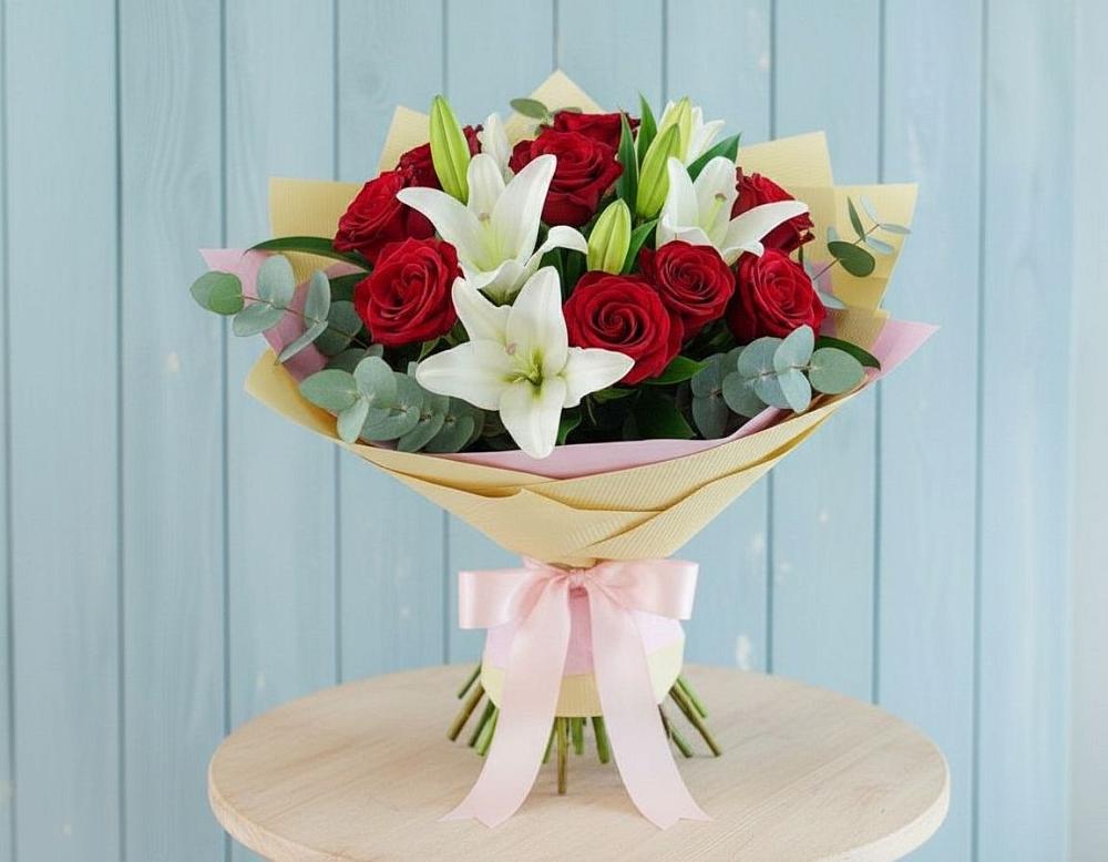 Букет цветов из: Лилии и Розы в Топчихе